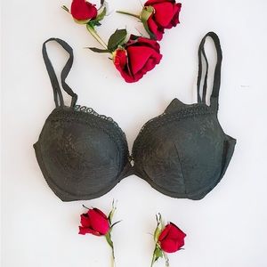 Victorias Secret Very Sexy Push Up Bra Black Lace 36DDD